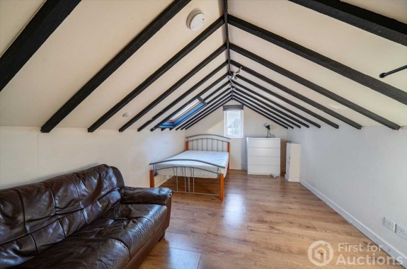 Dennis Way, Cippenham - Photo 15