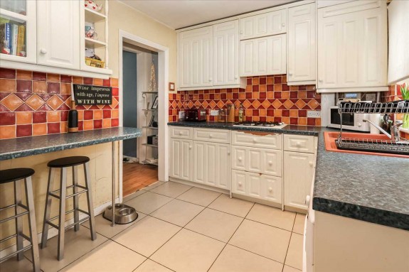 Dennis Way, Cippenham, Slough - Photo 8