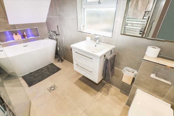 Family Bathroom/Wet Room