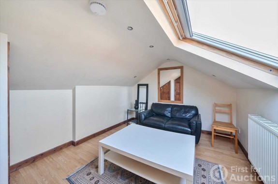 Elmshott Lane, Cippenham - Photo 5