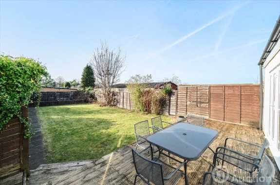 Elmshott Lane, Cippenham - Photo 8