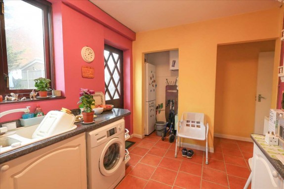 Calbroke Road, Slough - Photo 11