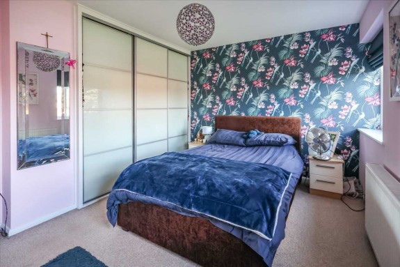 Devonshire Green, Farnham Royal - Photo 13