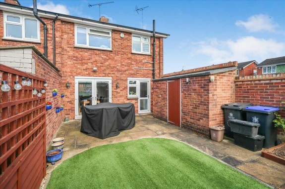 Devonshire Green, Farnham Royal - Photo 9