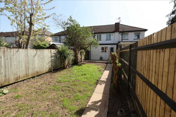 Bower Way, Cippenham - Photo 10